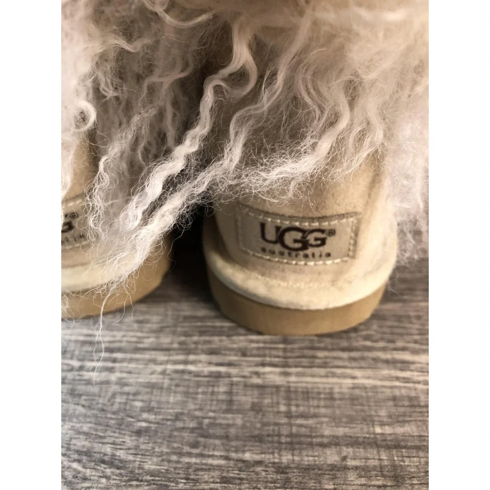 UGG Boots Womens Size 6 White Suede Shearling Fur Cuff Lined Winter 1875